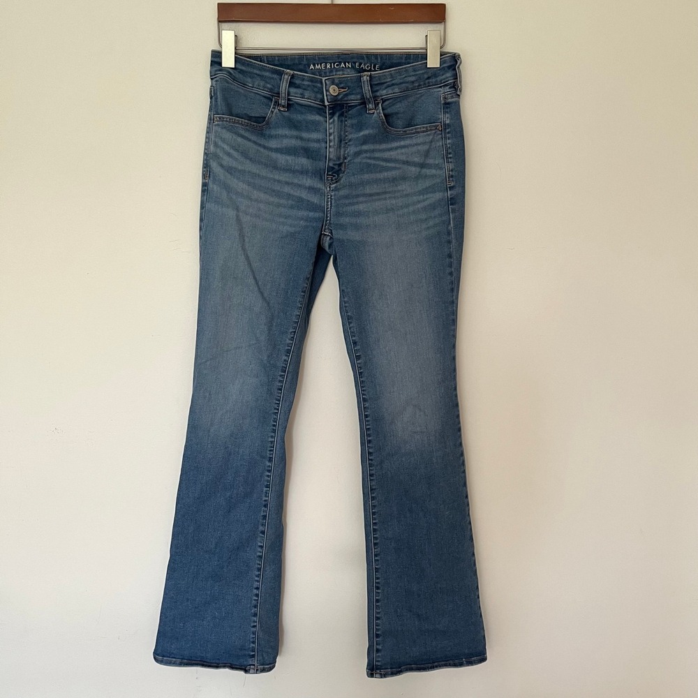 American Eagle Kick boot 30x32 Flare Jeans Medium Wash High Rise Blue Denim